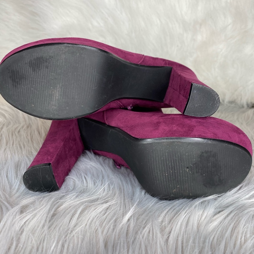 G by Guess purple swede heeled booties - Picture 2 of 6